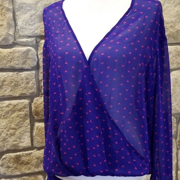 Decree Criss Cross purple and orange triangle print blouse.aize large sheer - Picture 3 of 7